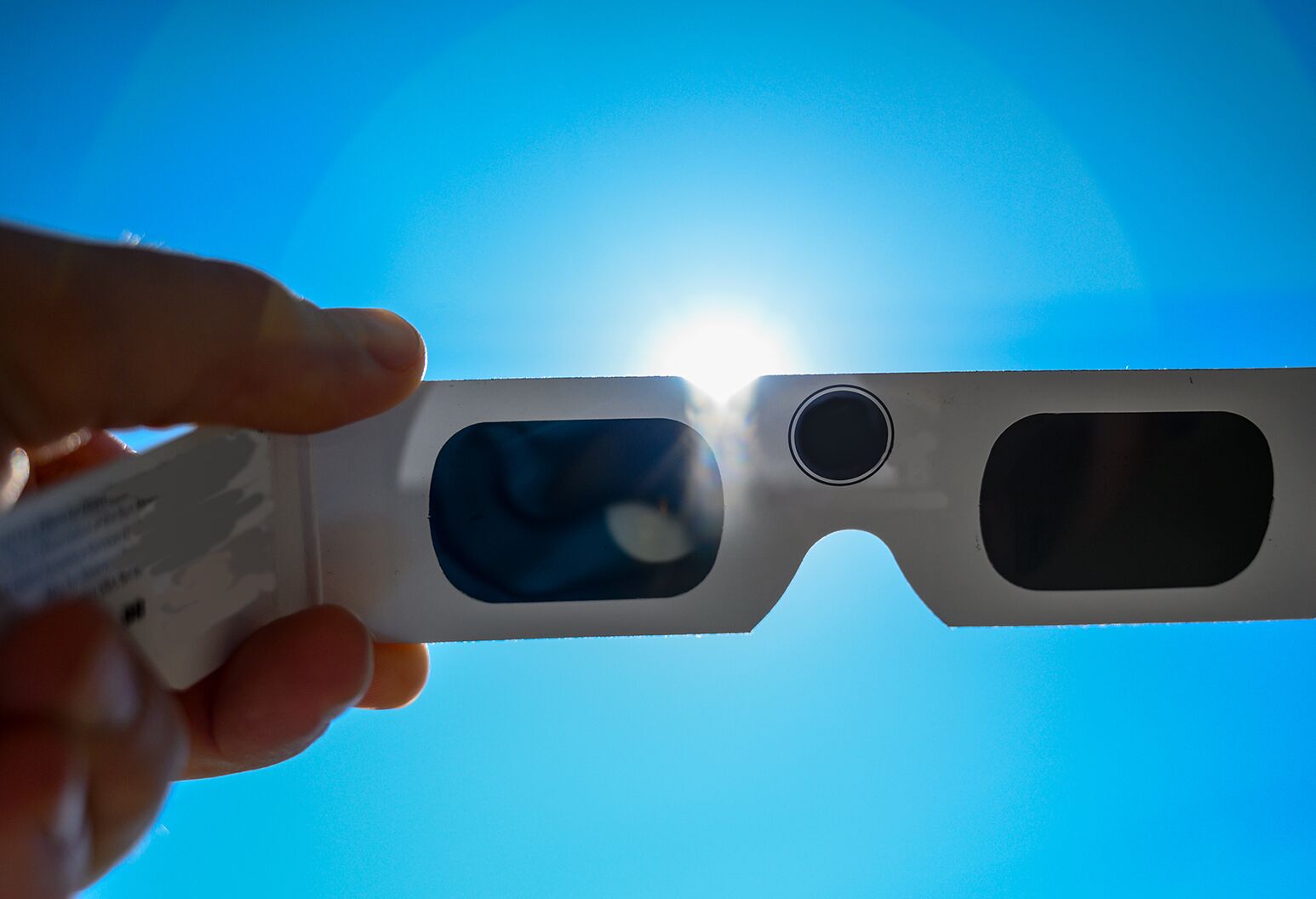 Danger du soleil pour les yeux : les conseils de votre opticien